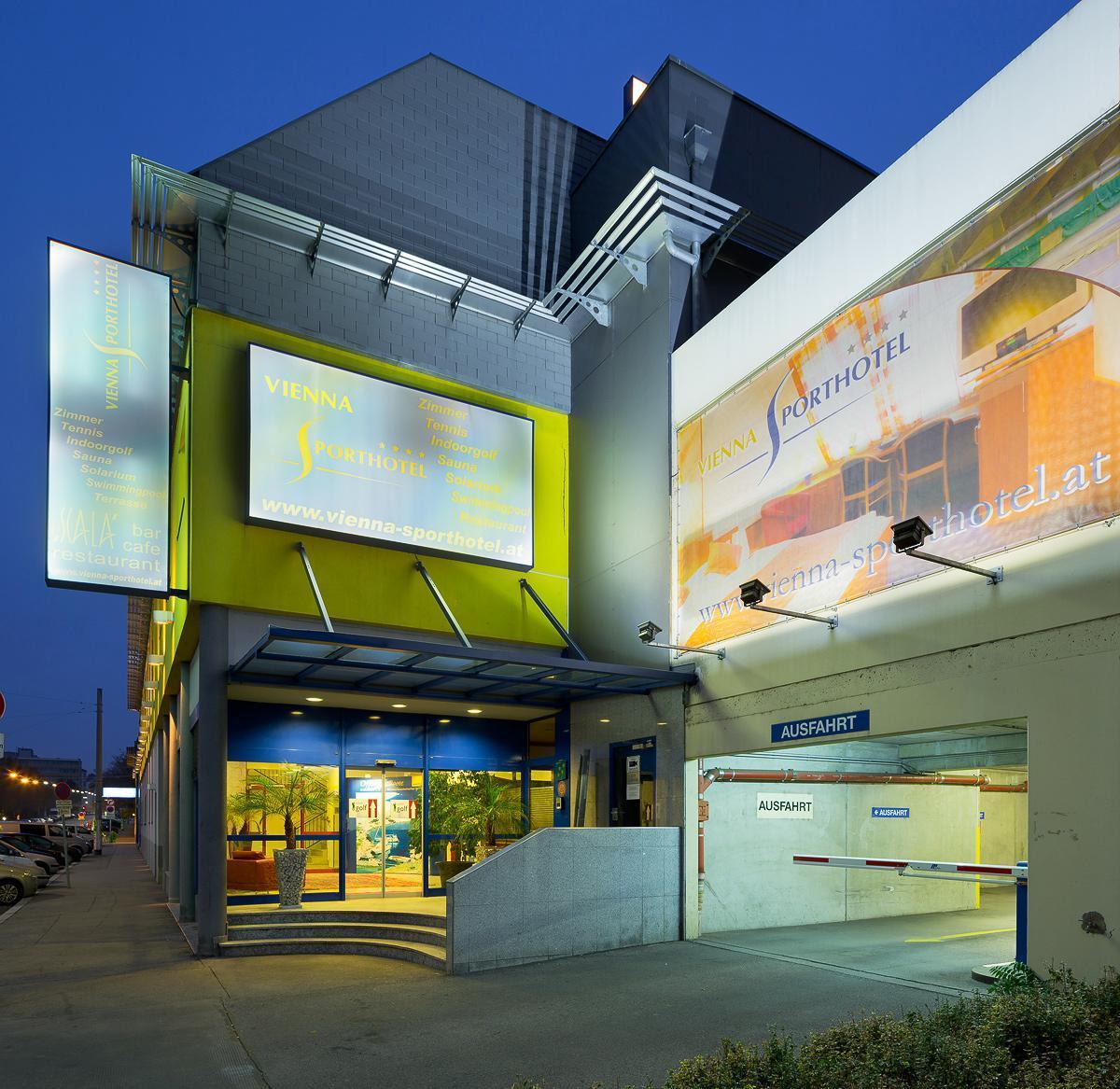 Vienna Sporthotel Hotel 4*